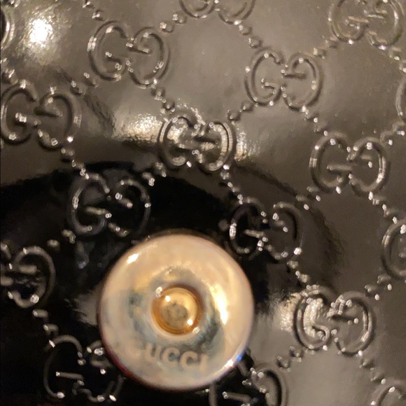 Authentic Patent Gucci leather clutch - Picture 2 of 8